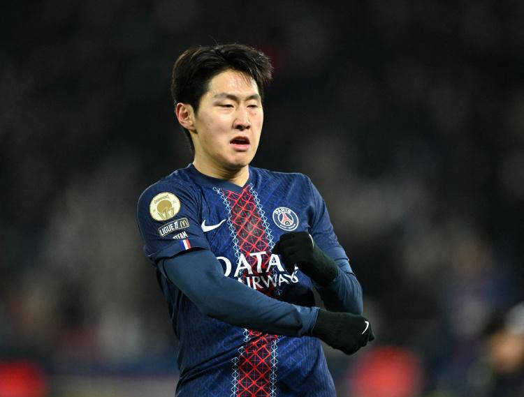 被寄予厚望却遭质疑，24岁韩国中场李刚仁为何被批“缺乏斗志”？